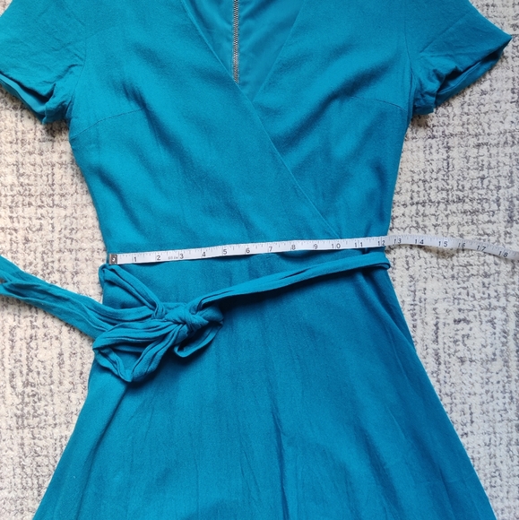 *Alice + Olivia* Faux wrap v-neck teal mini dress - Picture 3 of 8